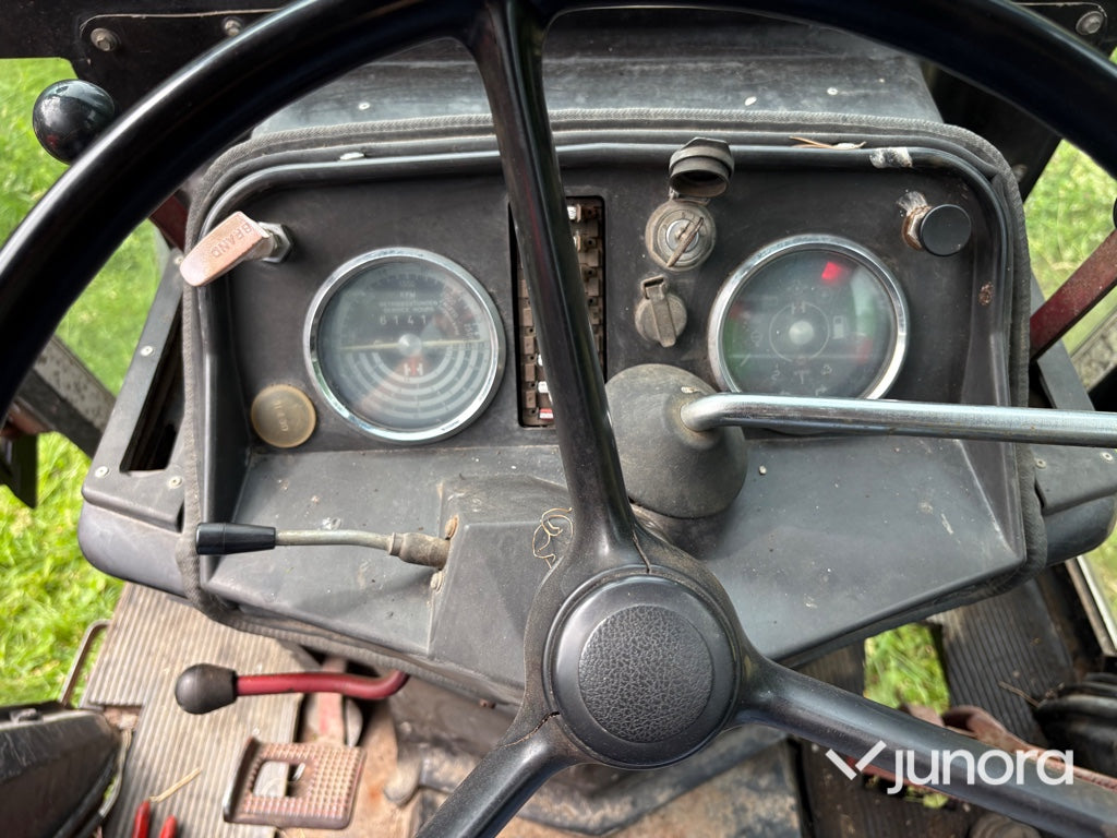 Traktor Case IH 844