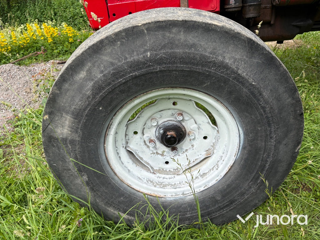Traktor Case IH 844