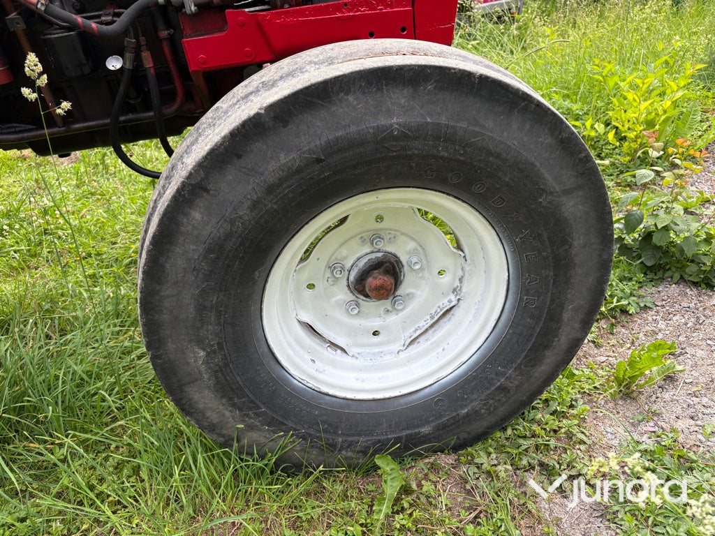 Traktor Case IH 844