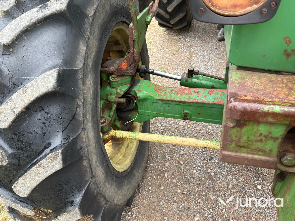 Traktor - John Deere 2140 4WD