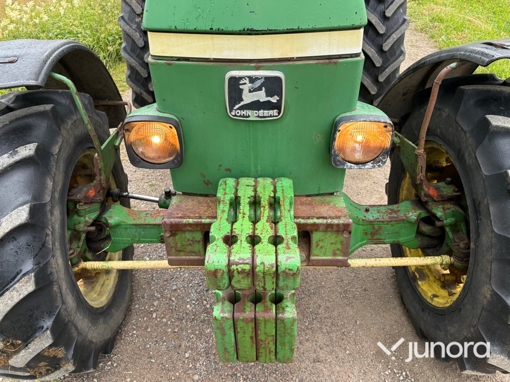 Traktor - John Deere 2140 4WD