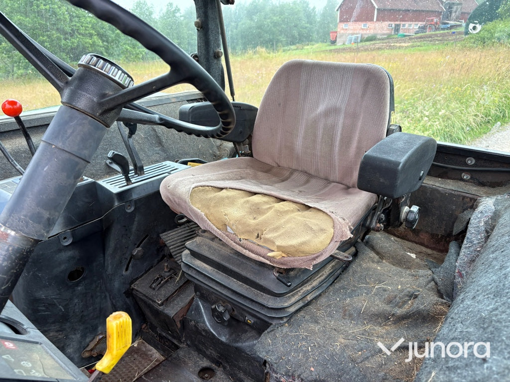 Traktor - John Deere 2140 4WD