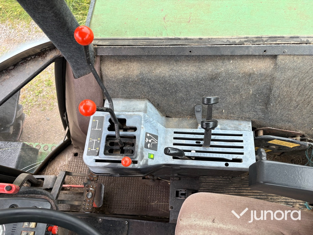 Traktor - John Deere 2140 4WD