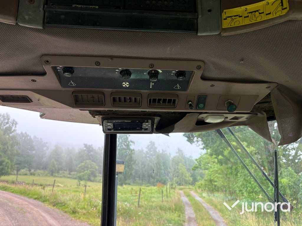 Traktor - John Deere 2140 4WD