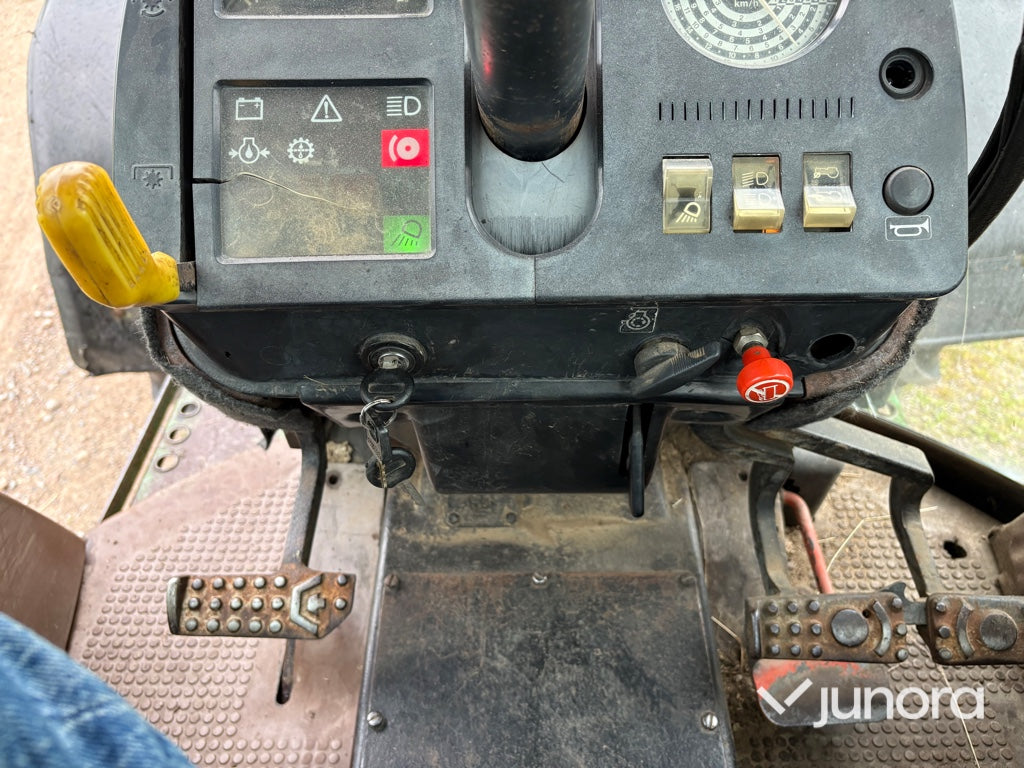 Traktor - John Deere 2140 4WD