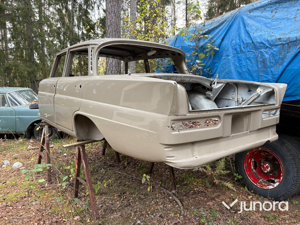 Renoveringsobjekt - Mercedes-Benz 220 S