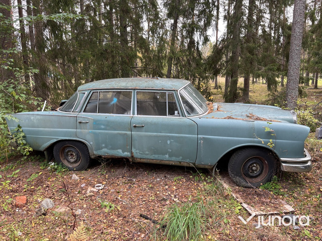 Renoveringsobjekt - Mercedes-Benz 220 S