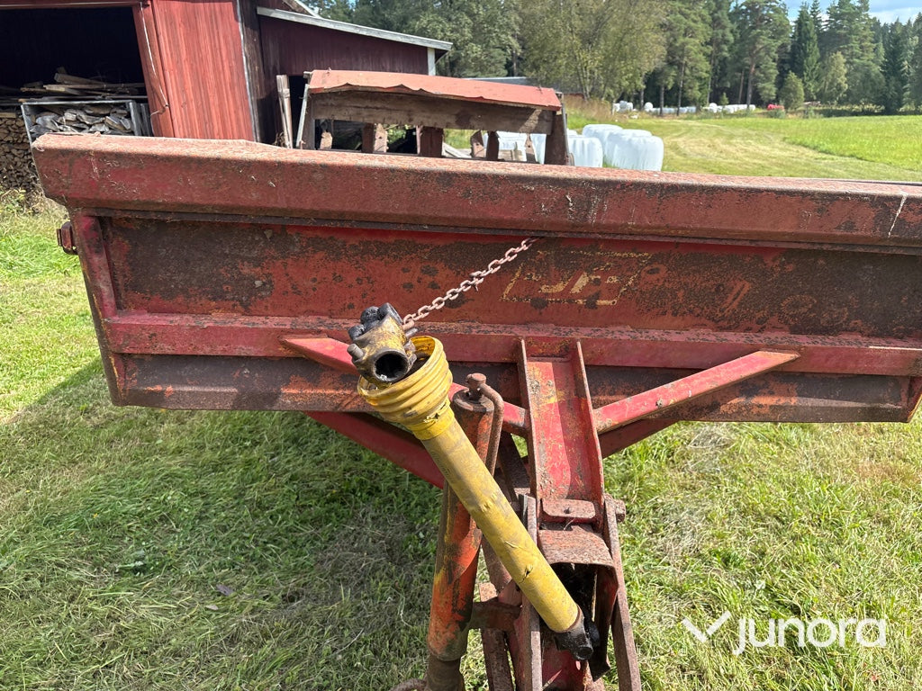 Gödselspridare JF AV40 med förhöjningslämmar