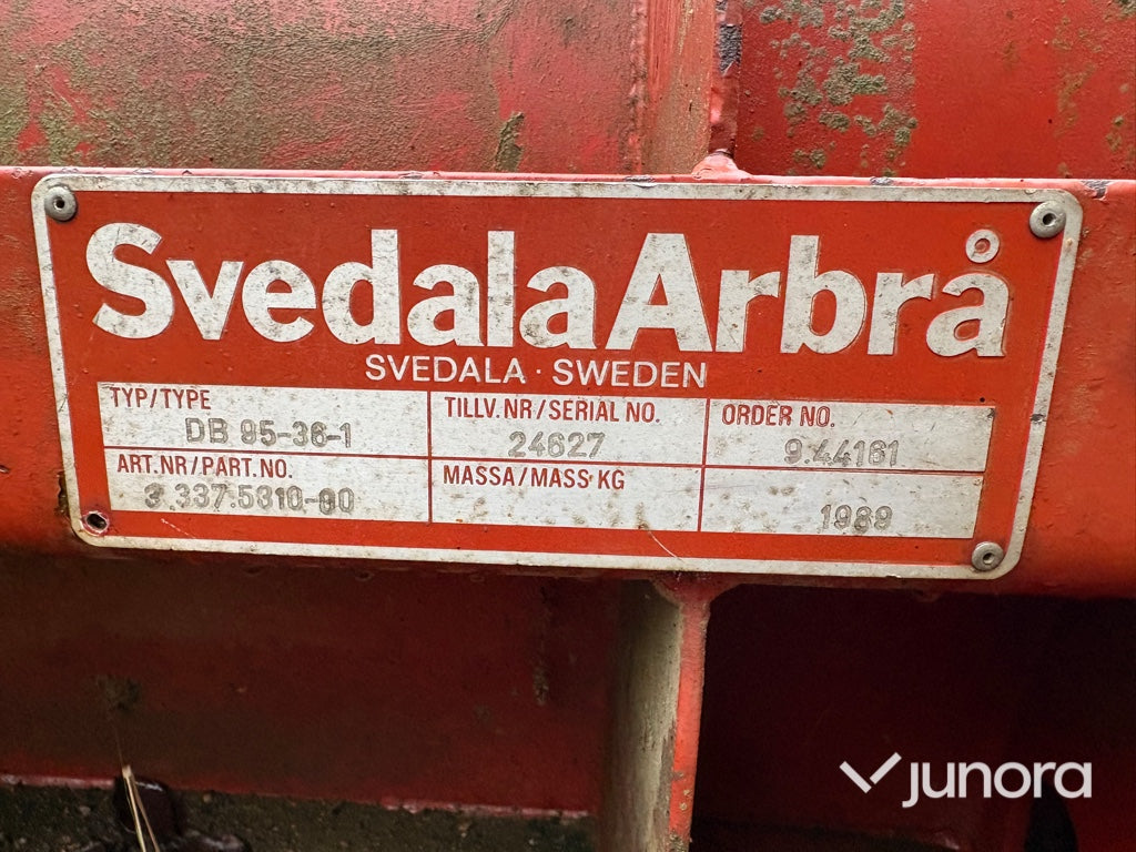 Lastväxlare med plog och spridare Scania P114 GB 6x2