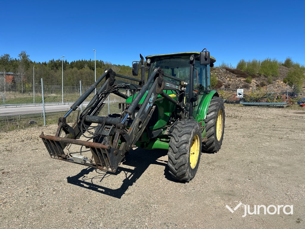 Traktor - John Deere 5820 med lastare