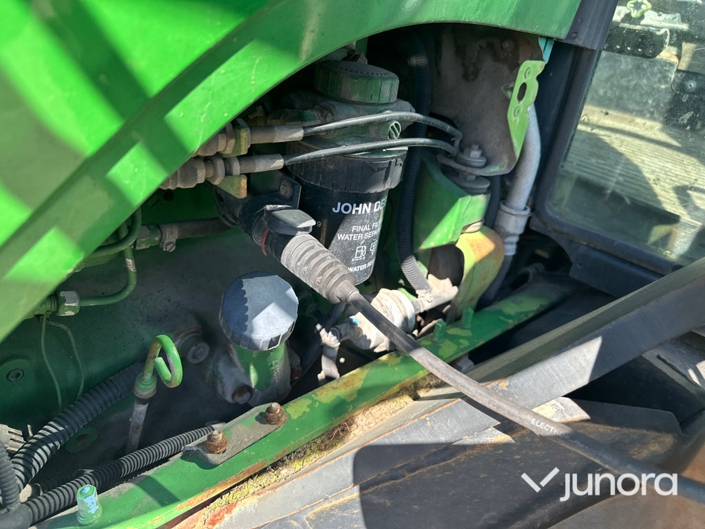 Traktor - John Deere 5820 med lastare
