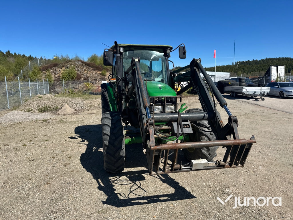 Traktor - John Deere 5820 med lastare