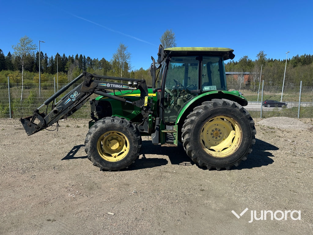 Traktor - John Deere 5820 med lastare