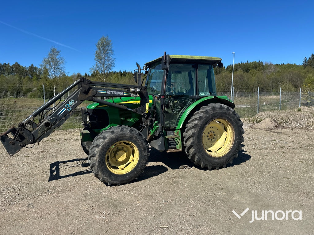 Traktor - John Deere 5820 med lastare