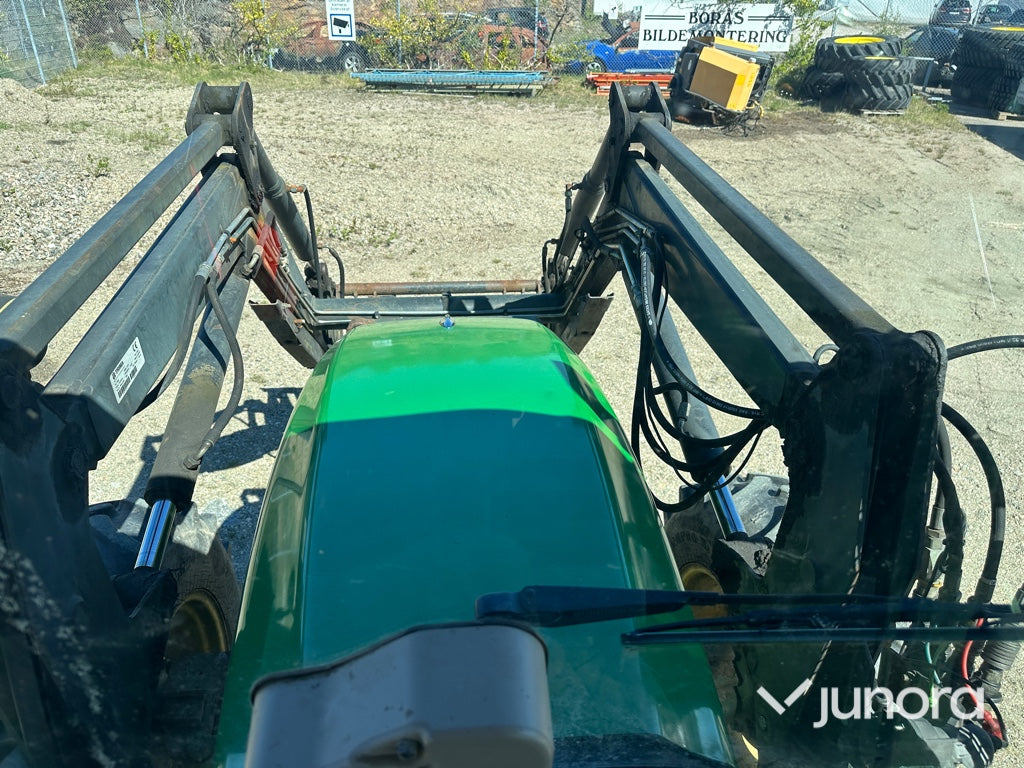 Traktor - John Deere 5820 med lastare