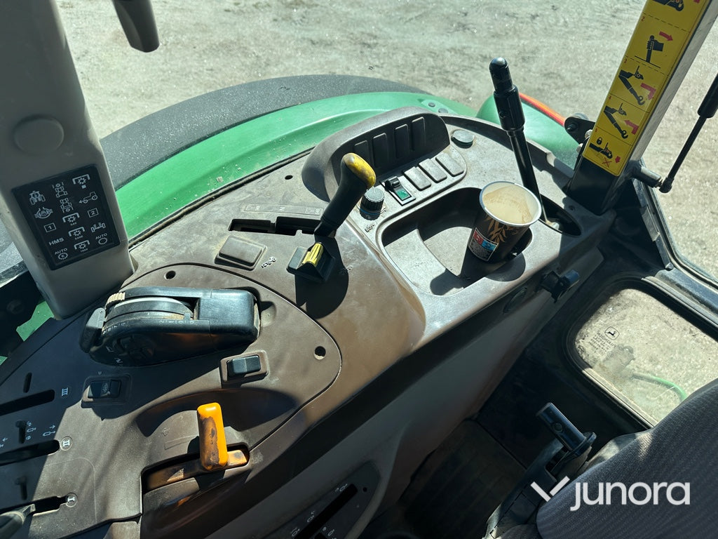 Traktor - John Deere 5820 med lastare
