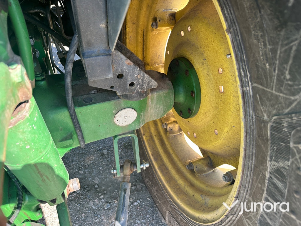 Traktor - John Deere 5820 med lastare