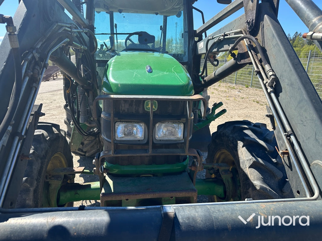Traktor - John Deere 5820 med lastare