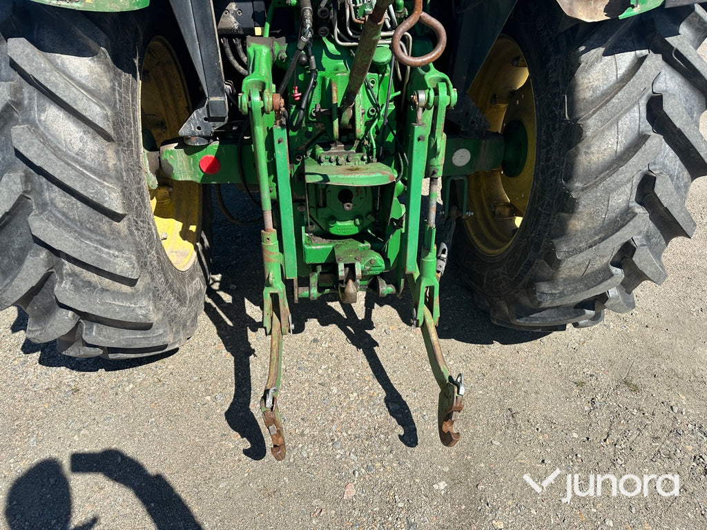 Traktor - John Deere 5820 med lastare