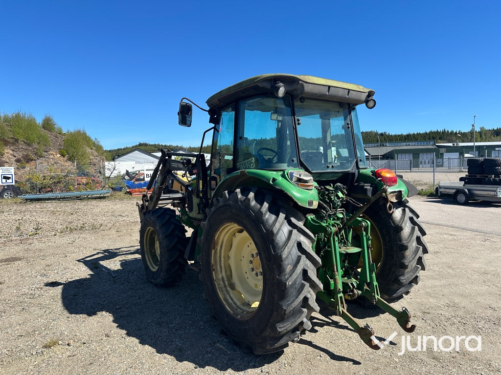 Traktor - John Deere 5820 med lastare