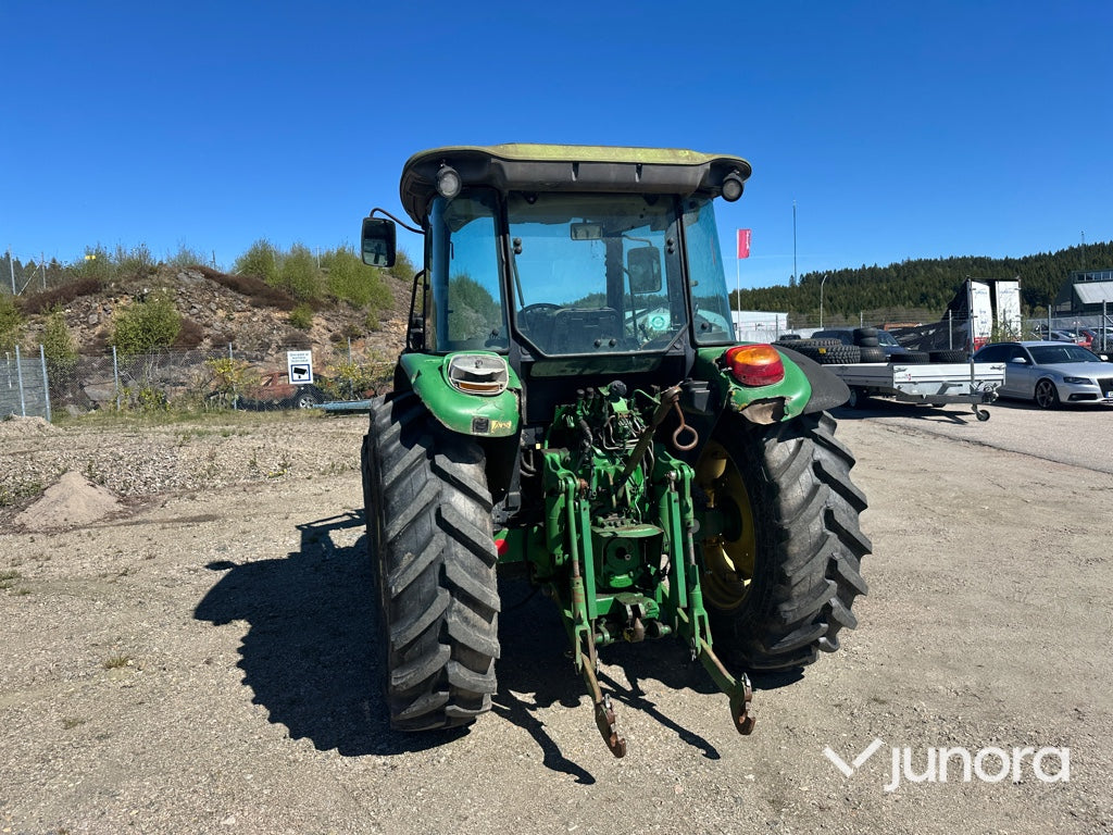 Traktor - John Deere 5820 med lastare