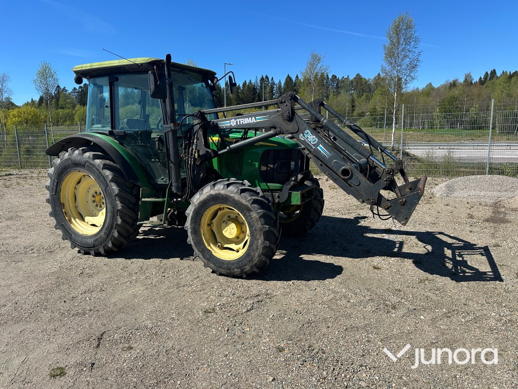 Traktor - John Deere 5820 med lastare