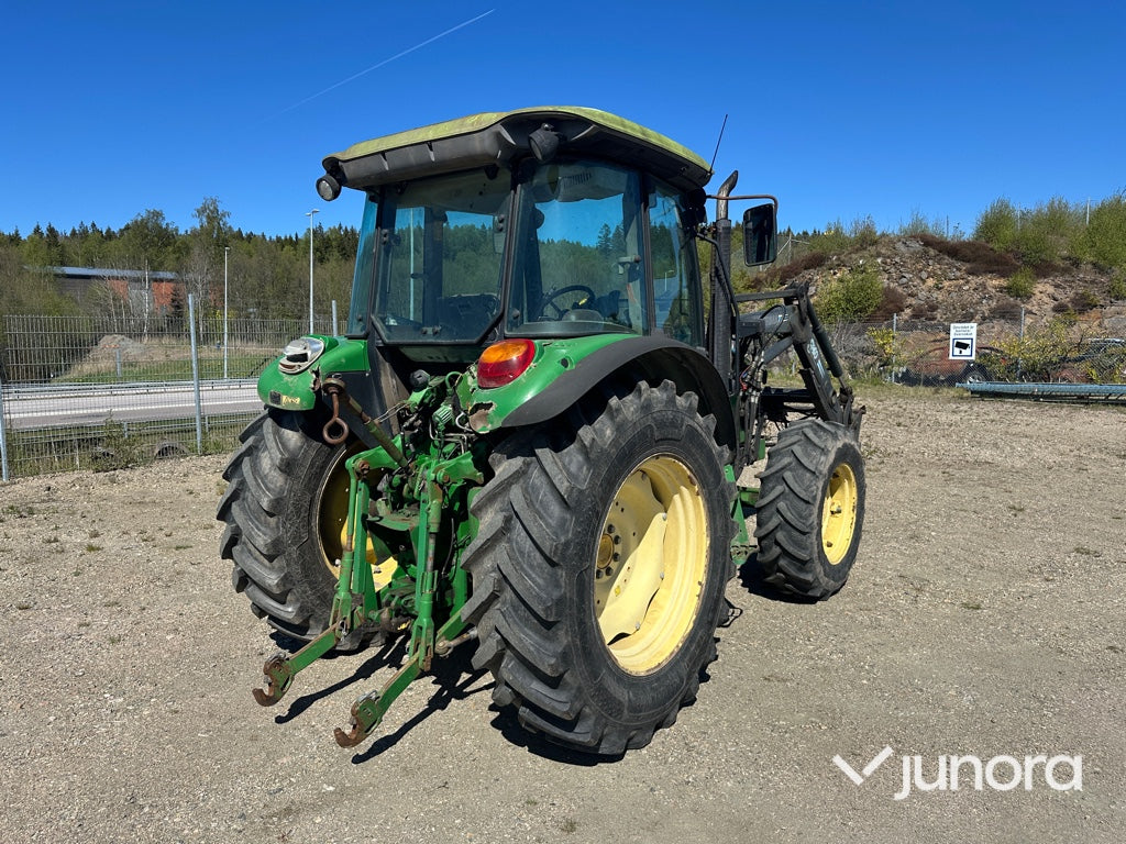 Traktor - John Deere 5820 med lastare