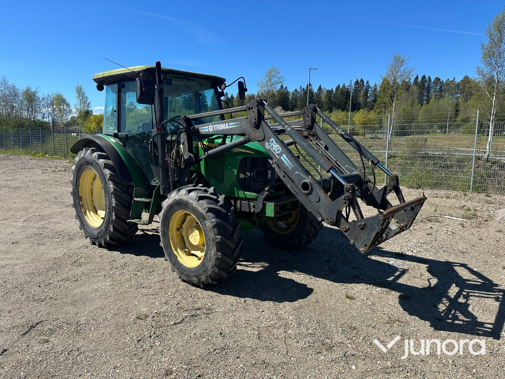 Traktor - John Deere 5820 med lastare