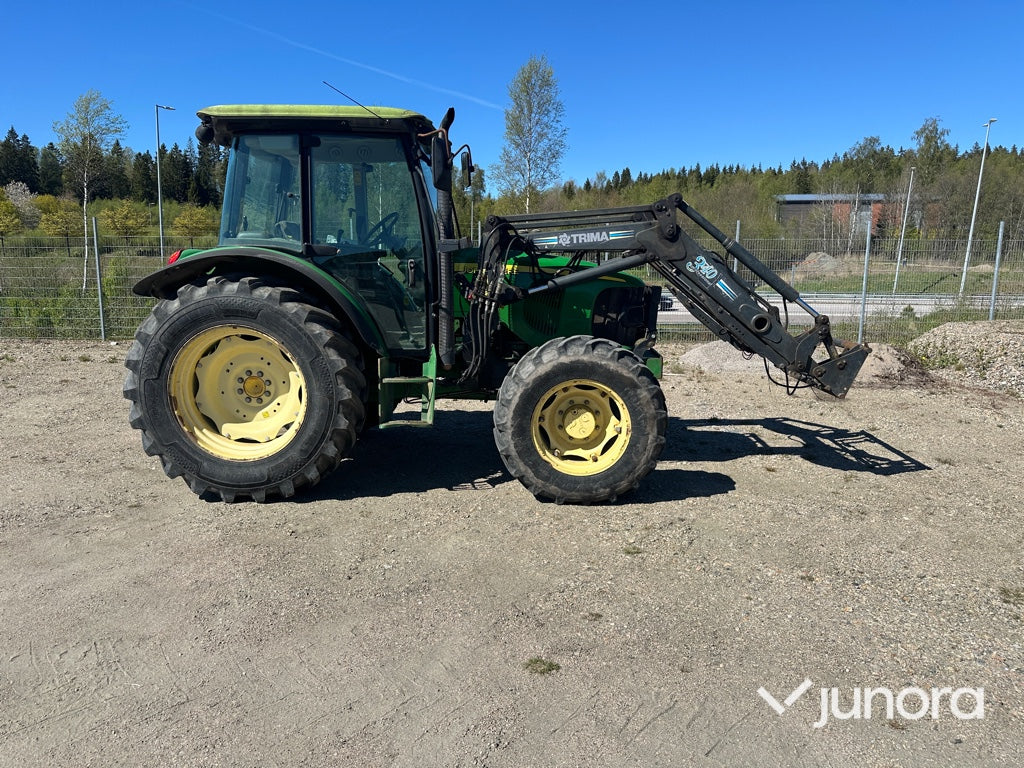 Traktor - John Deere 5820 med lastare