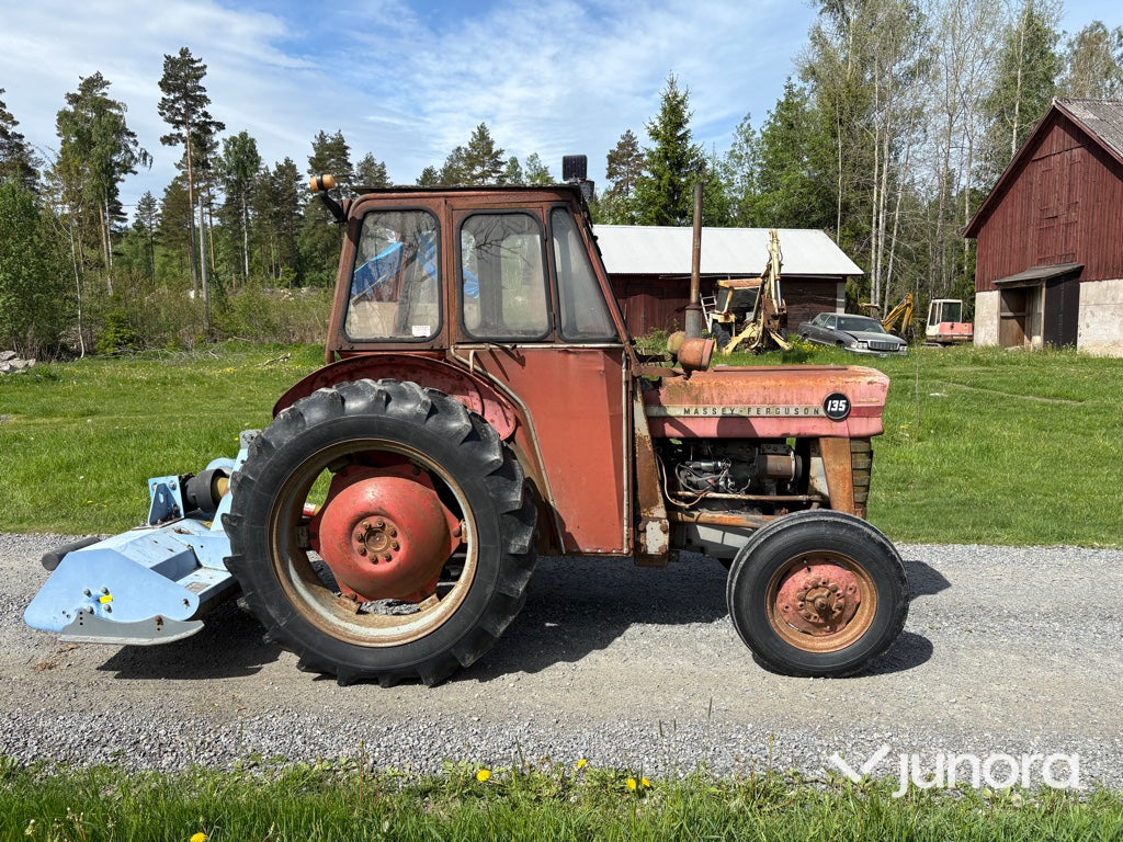 Traktor - Massey Ferguson, 135