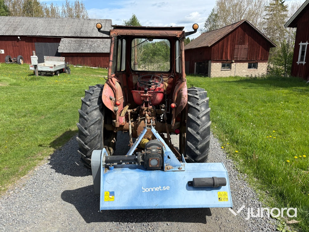 Traktor - Massey Ferguson, 135