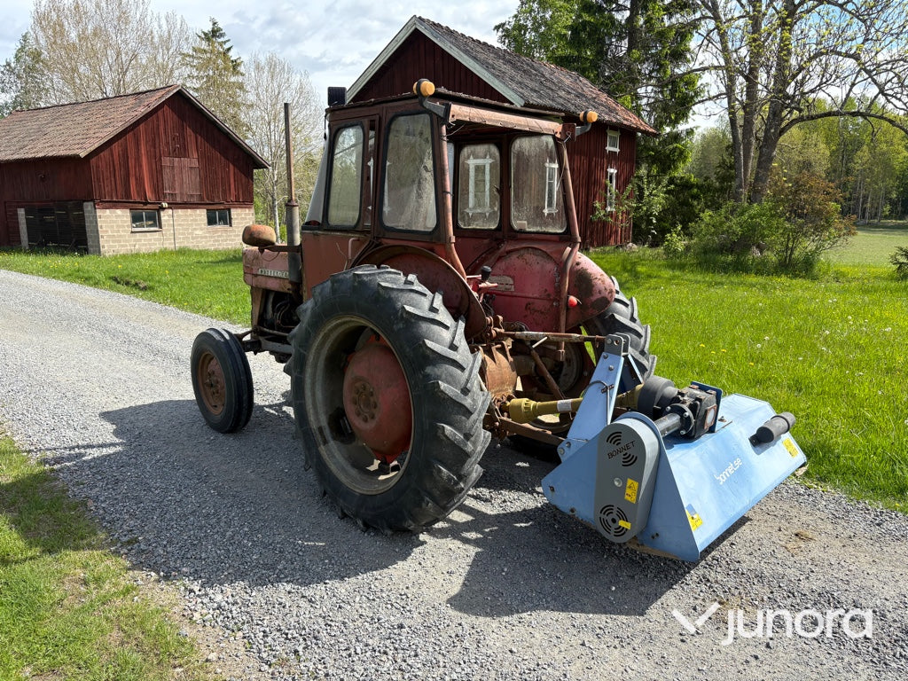 Traktor - Massey Ferguson, 135