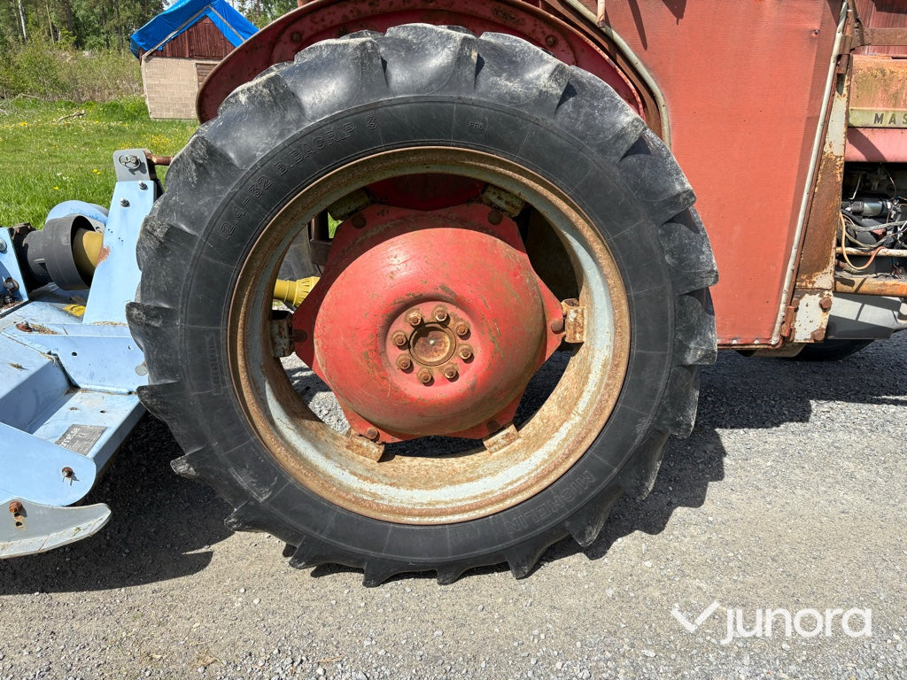 Traktor - Massey Ferguson, 135