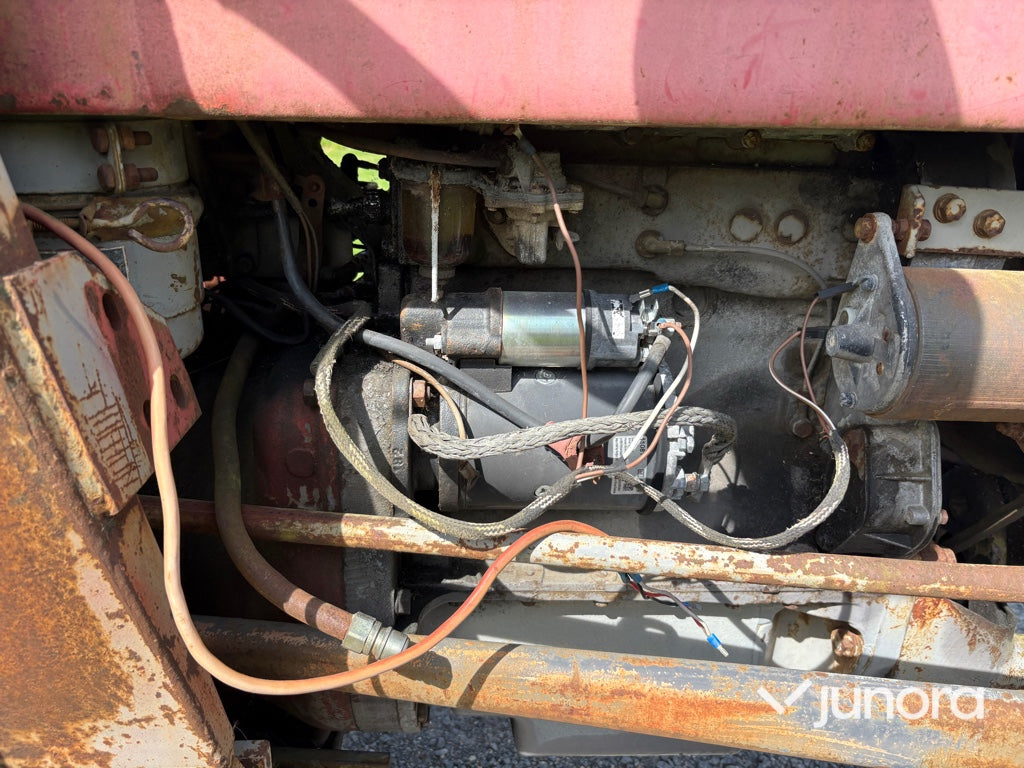 Traktor - Massey Ferguson, 135