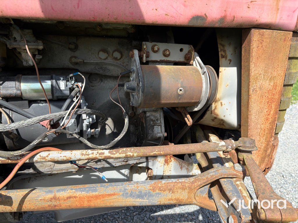 Traktor - Massey Ferguson, 135