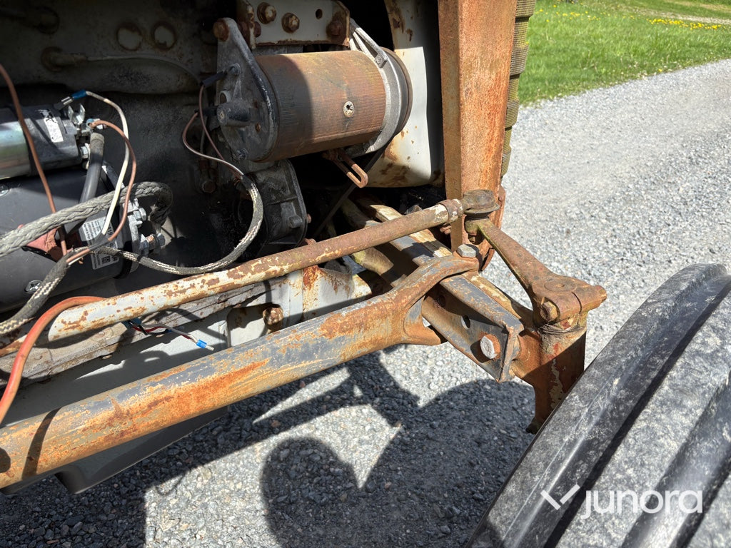 Traktor - Massey Ferguson, 135