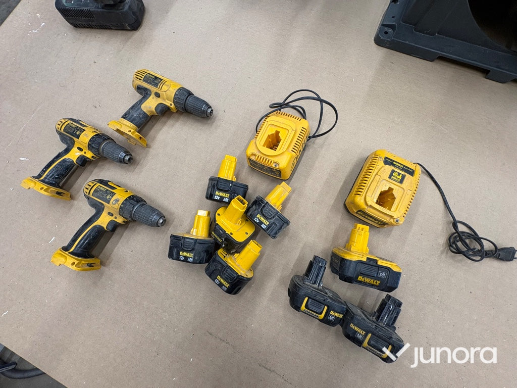 Borrskruvdragare med batterier och laddare – DeWalt