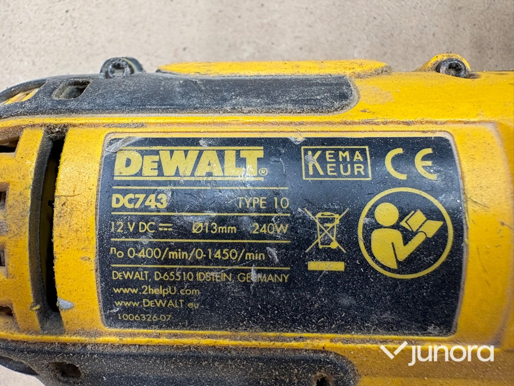 Borrskruvdragare med batterier och laddare – DeWalt