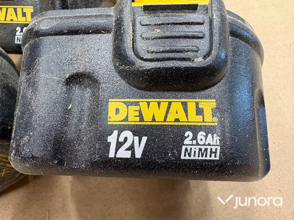 Borrskruvdragare med batterier och laddare – DeWalt
