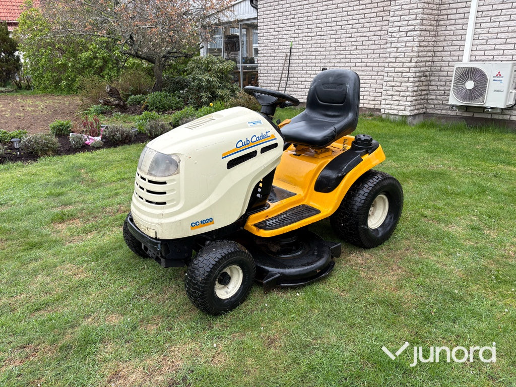 Åkgräsklippare med drag - Cub Cadet, CC 1020