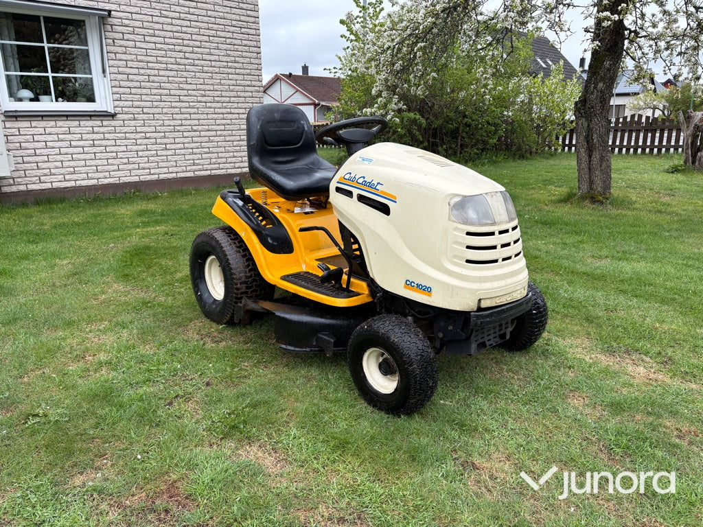 Åkgräsklippare med drag - Cub Cadet, CC 1020