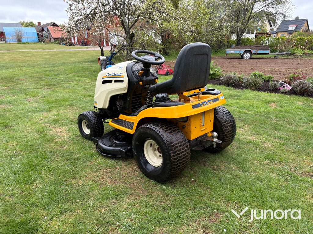Åkgräsklippare med drag - Cub Cadet, CC 1020