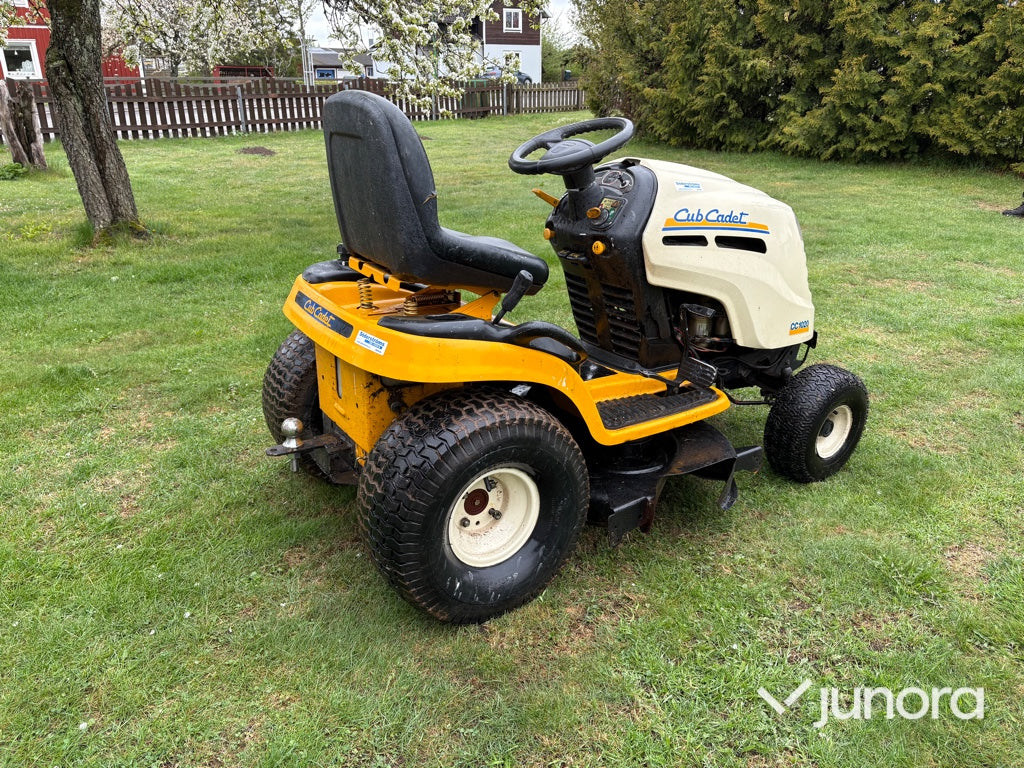 Åkgräsklippare med drag - Cub Cadet, CC 1020