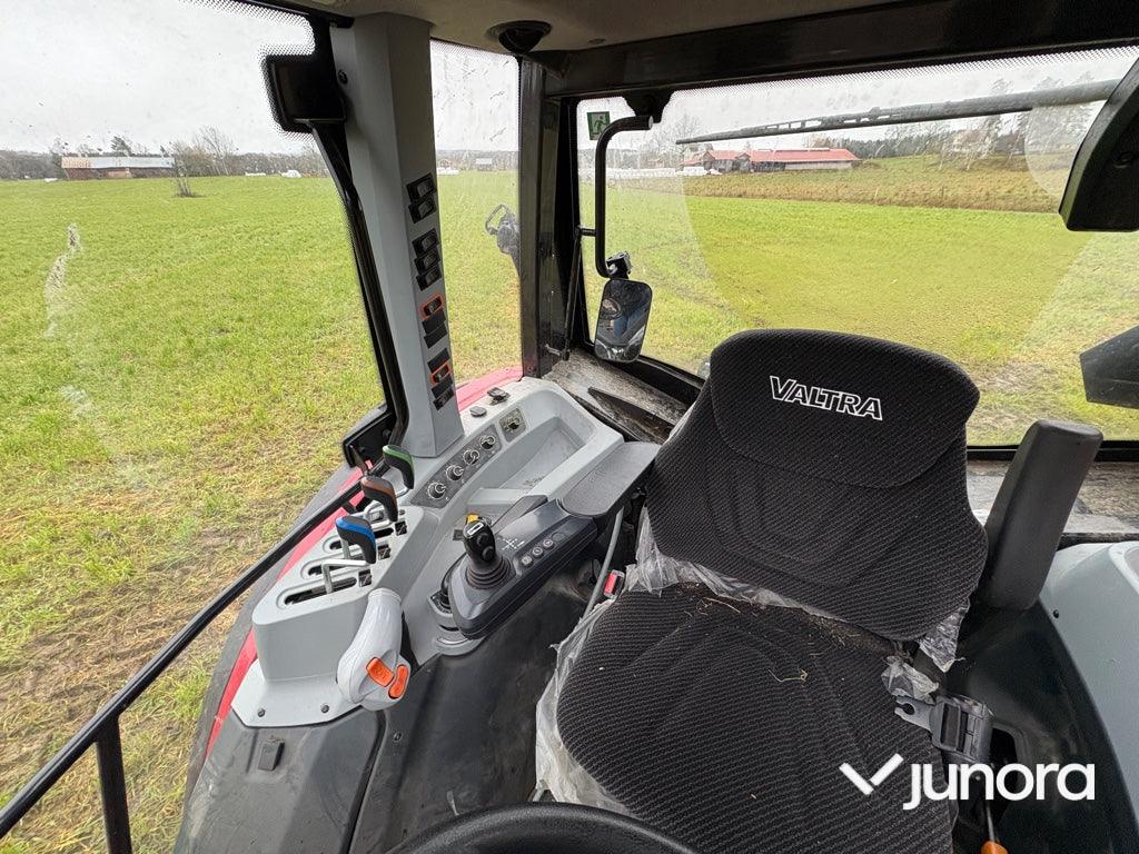 Traktor - Valtra A115