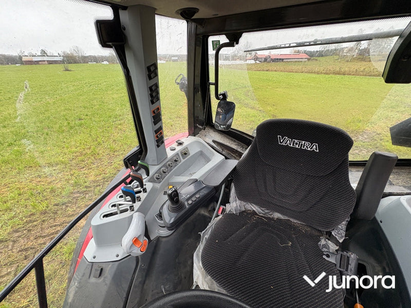 Traktor - Valtra A115