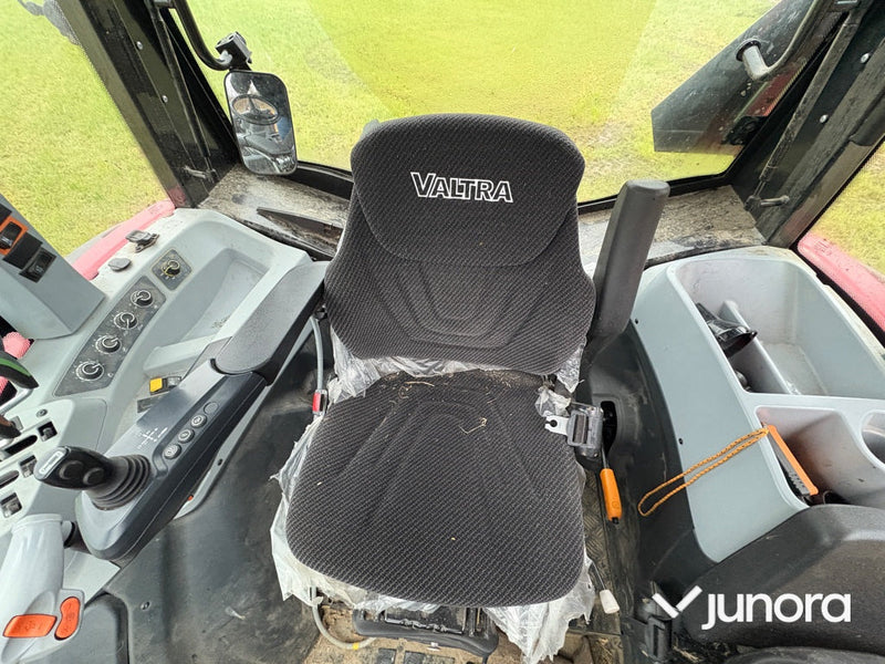 Traktor - Valtra A115