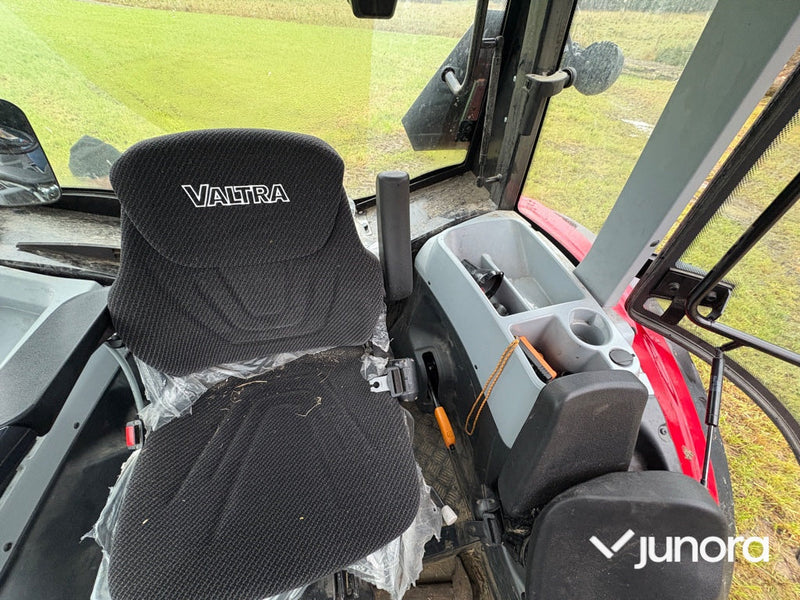 Traktor - Valtra A115