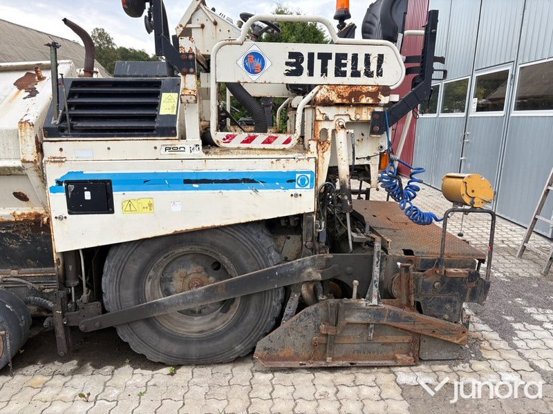 Asfaltsläggare Caterpillar BB730