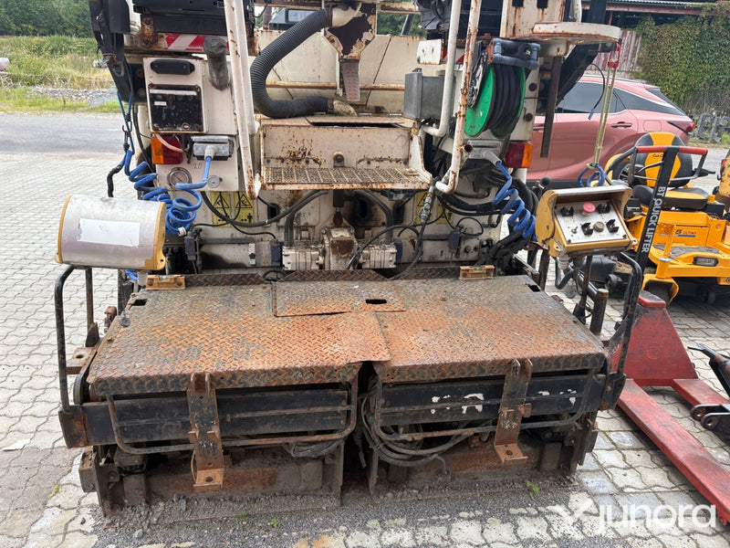 Asfaltsläggare Caterpillar BB730