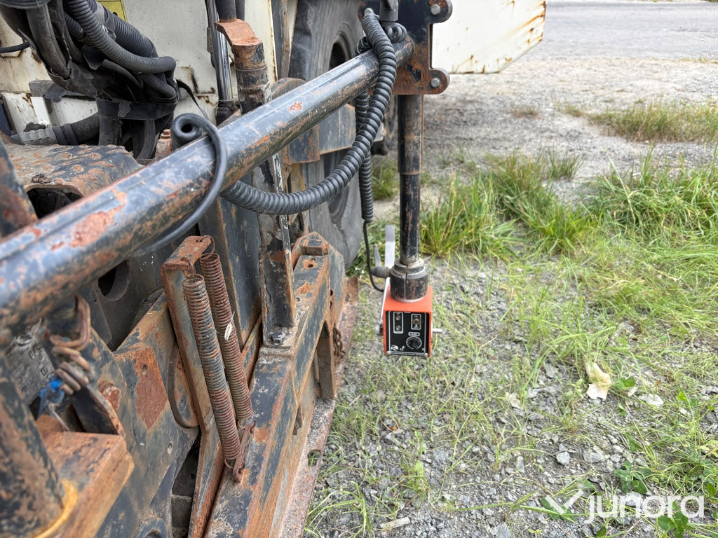 Asfaltsläggare Caterpillar BB730